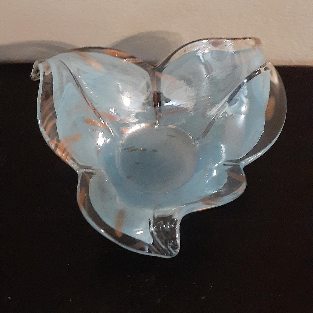 Murano Hand Crafted 3 Petal Bowl With Gold Flake